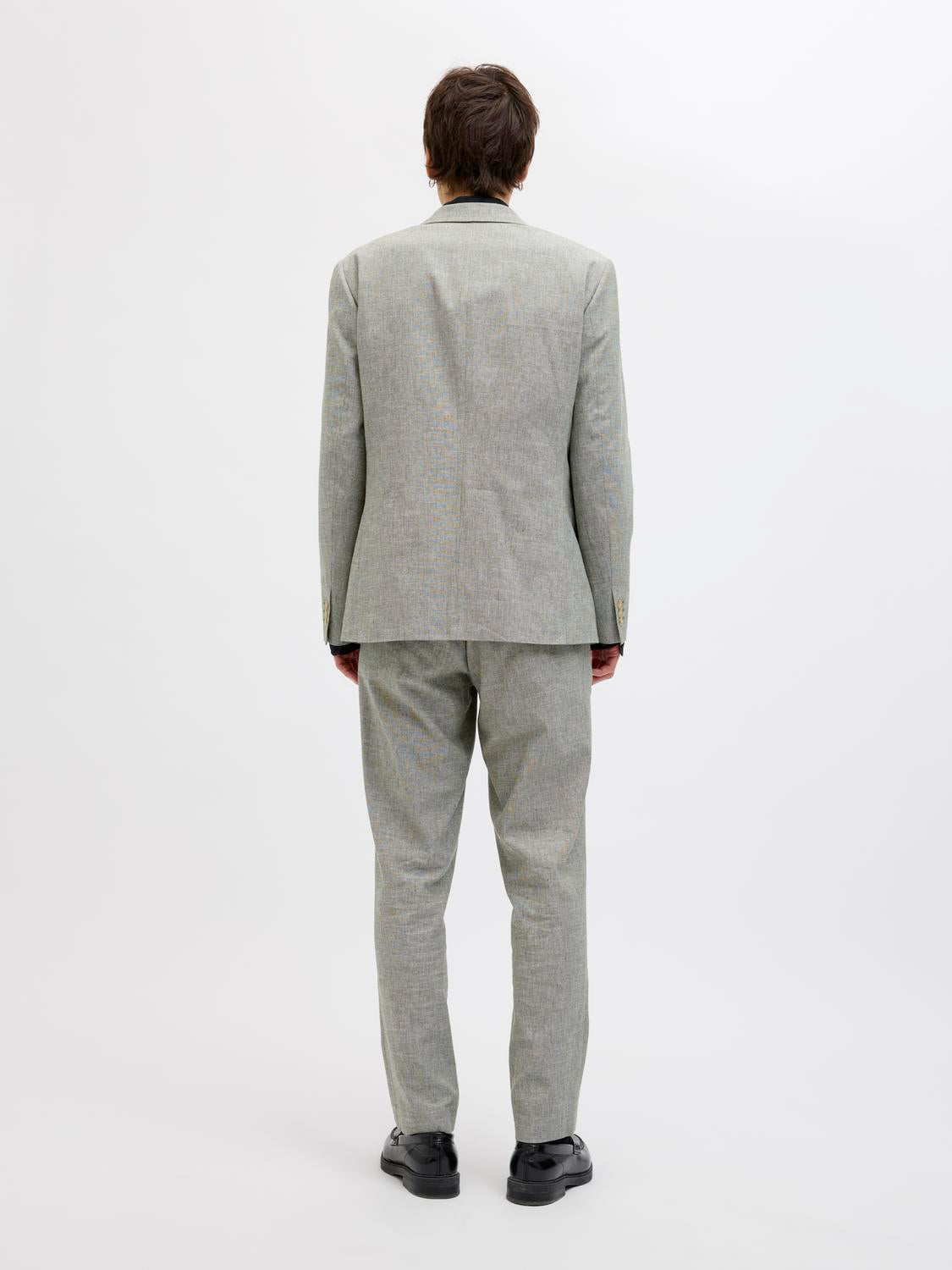 model_shot-back