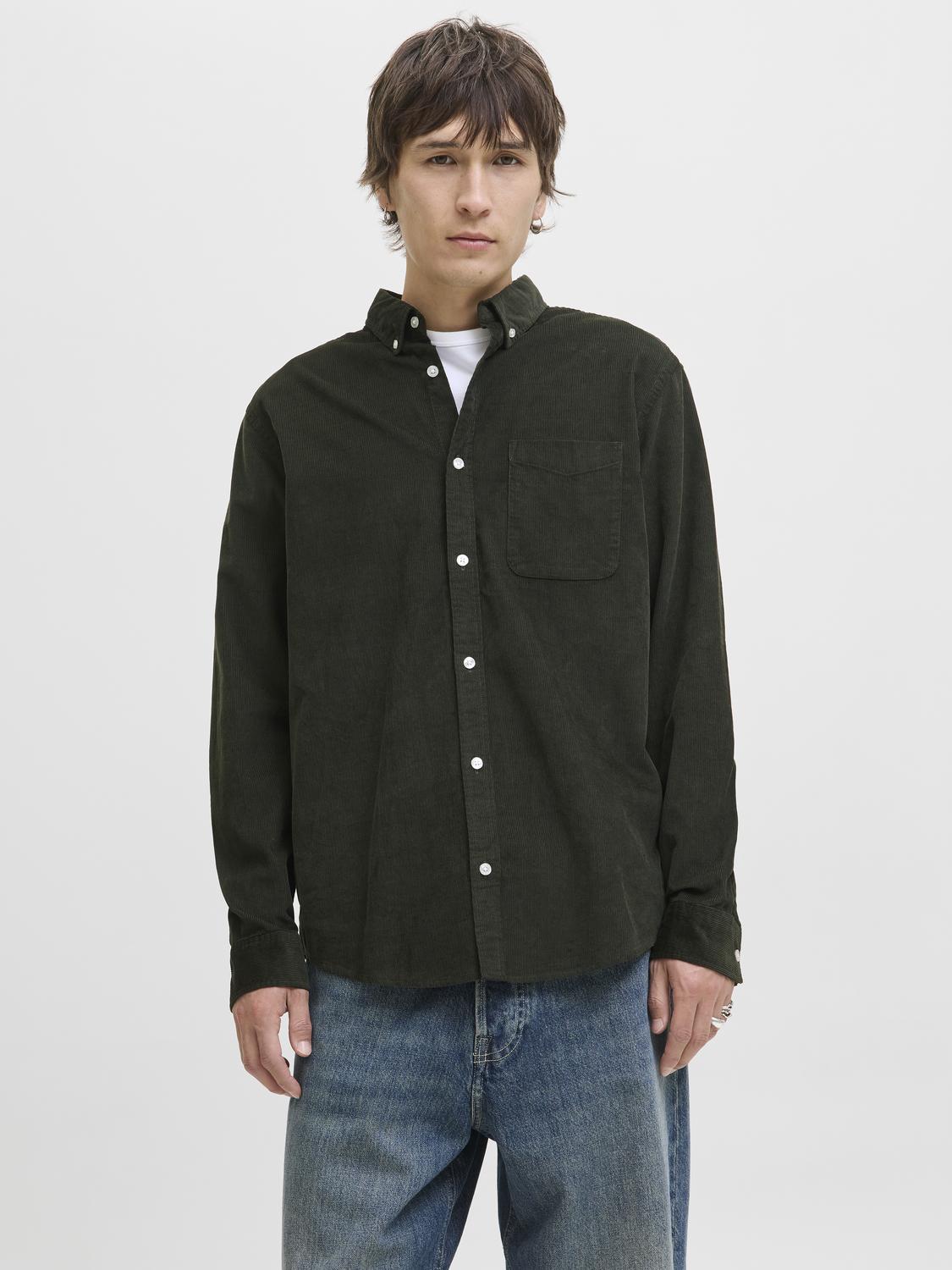 model_shot-front