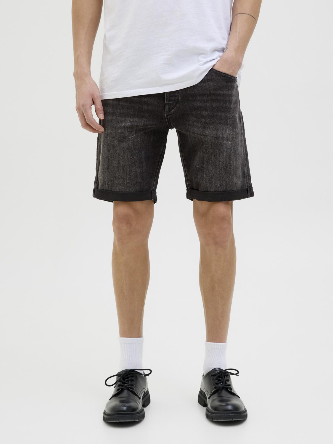 model_shot-front