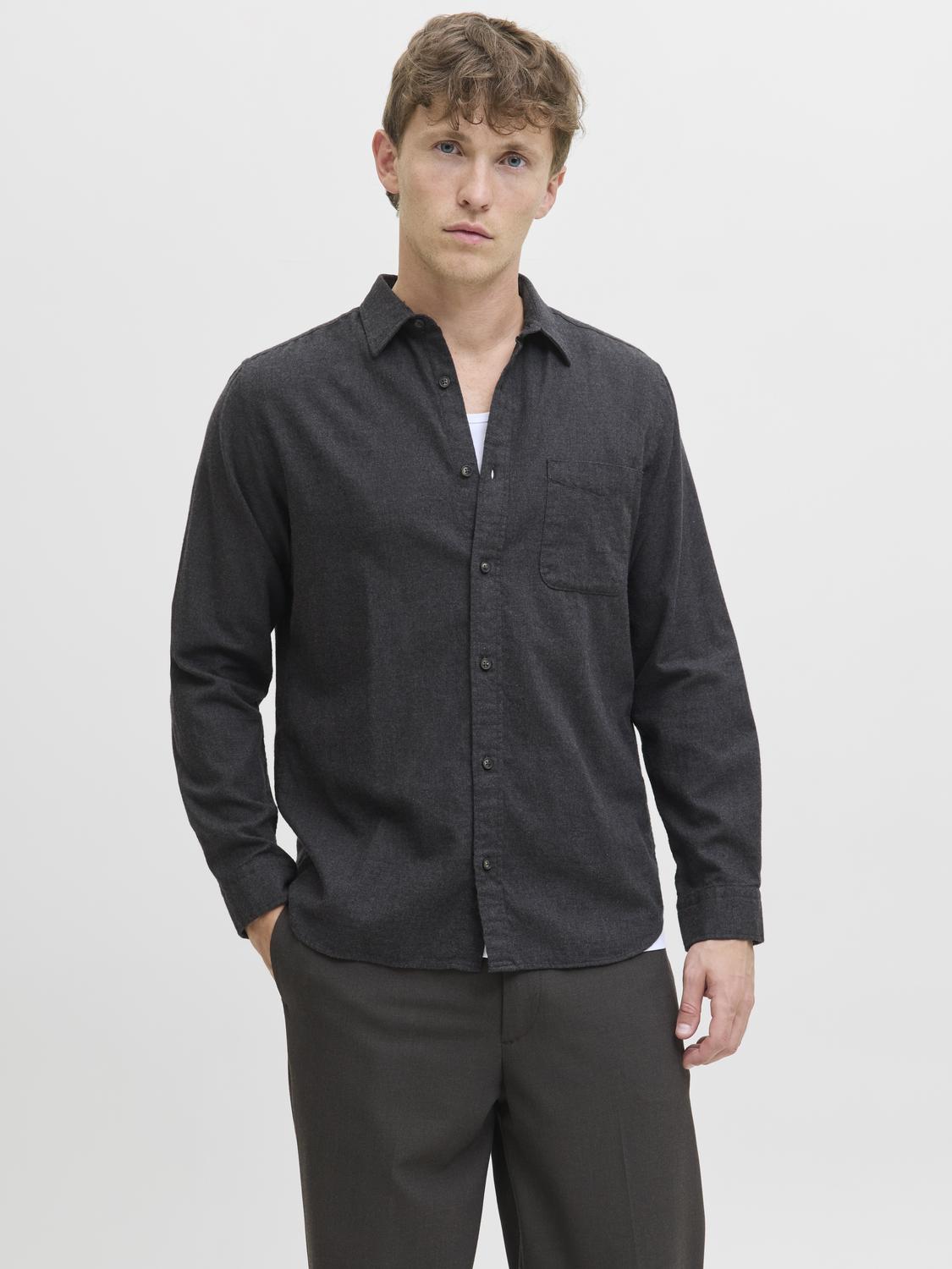 model_shot-front