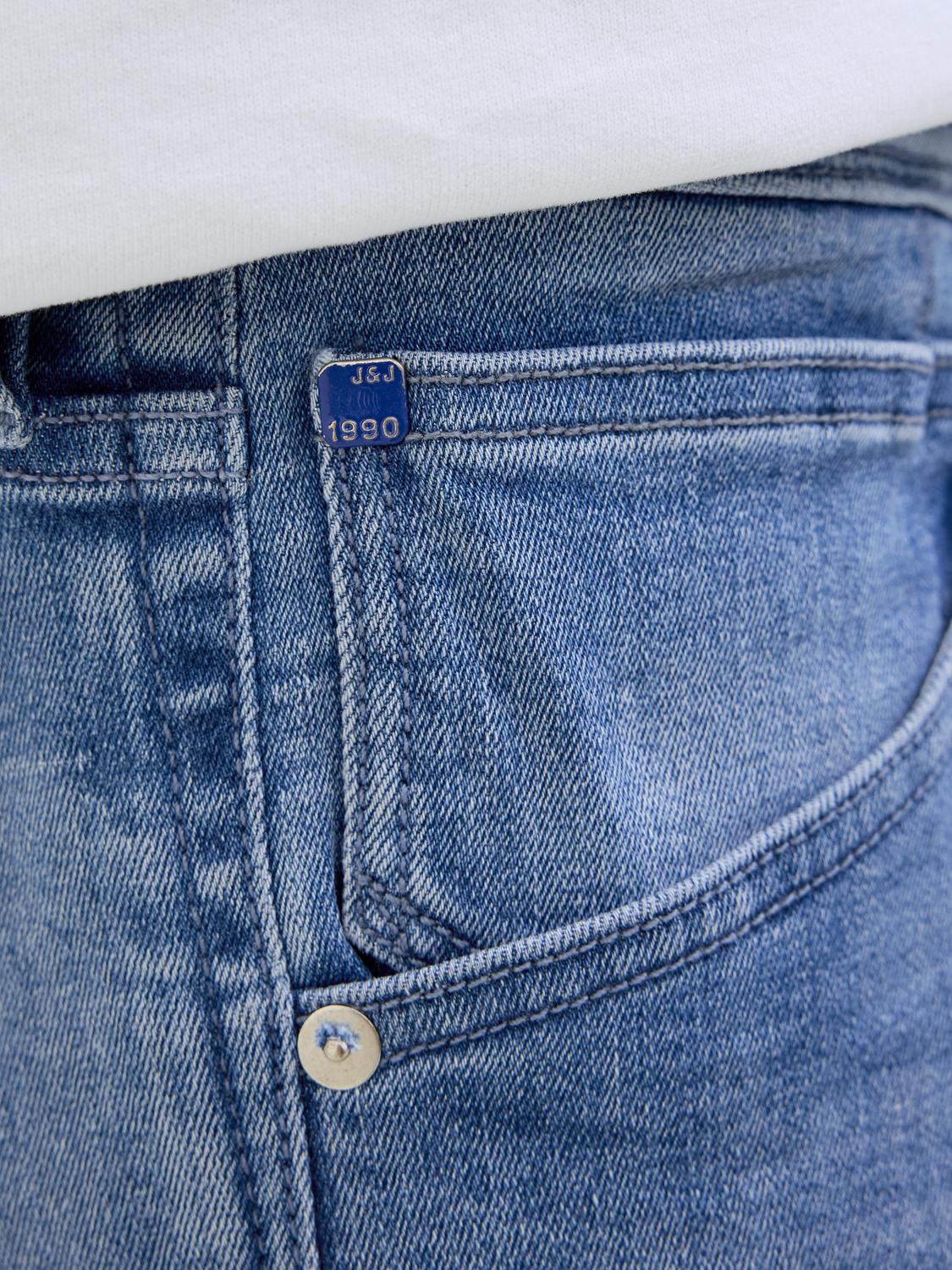 model_shot-detail