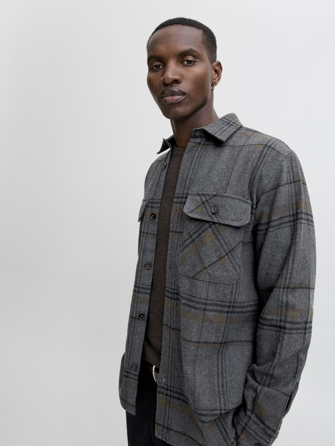 model_shot-creative