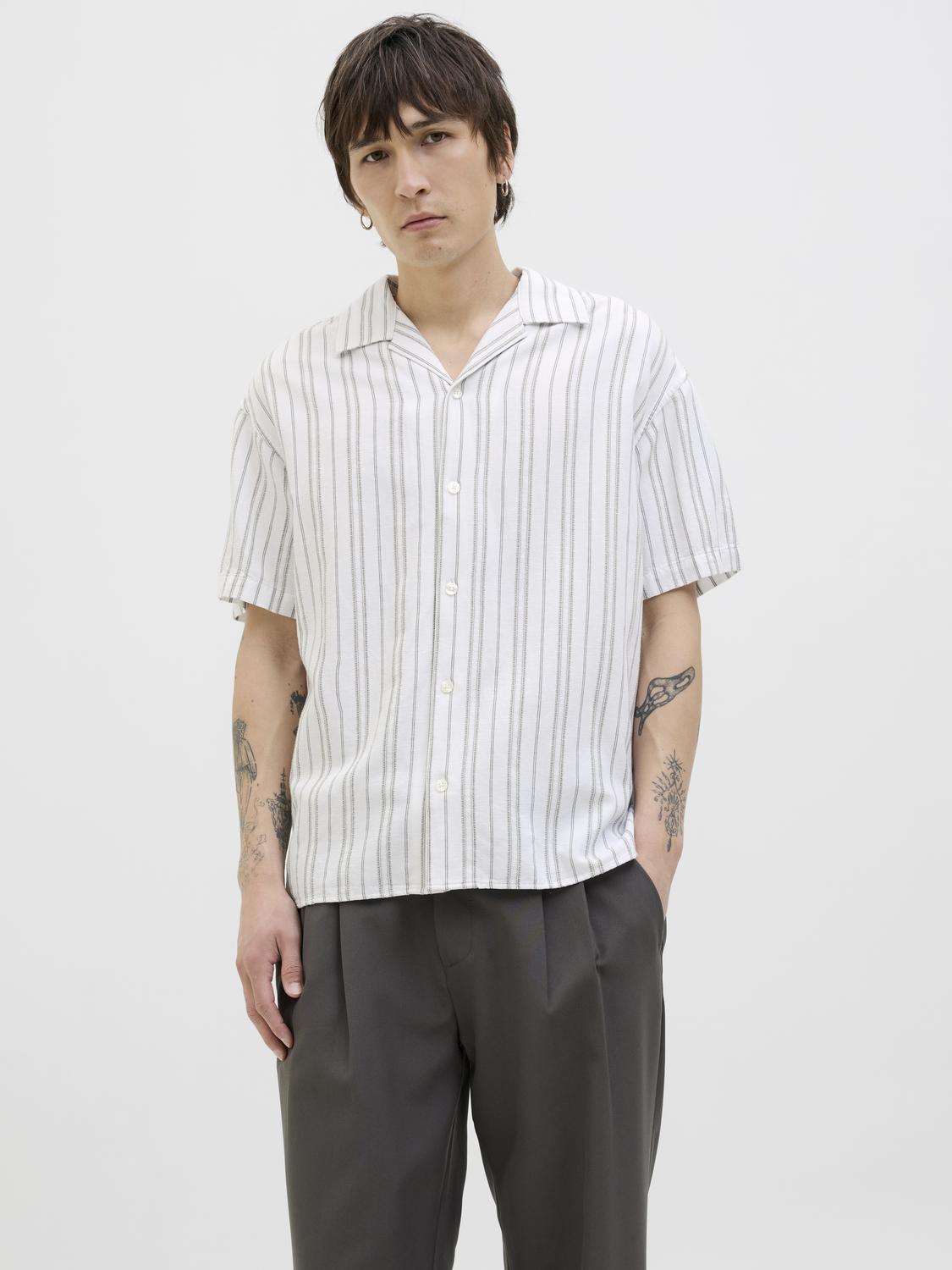 model_shot-front
