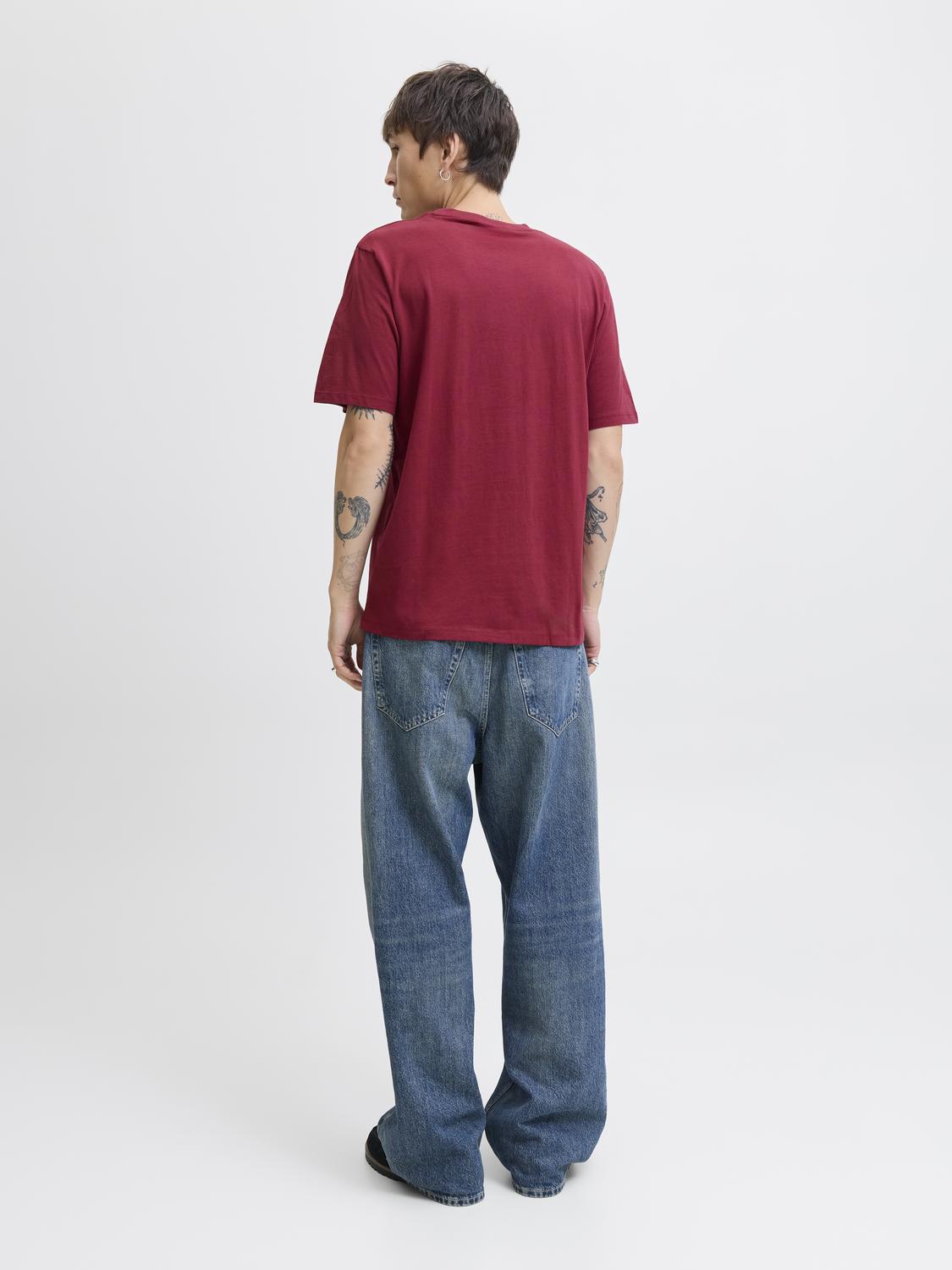 model_shot-back