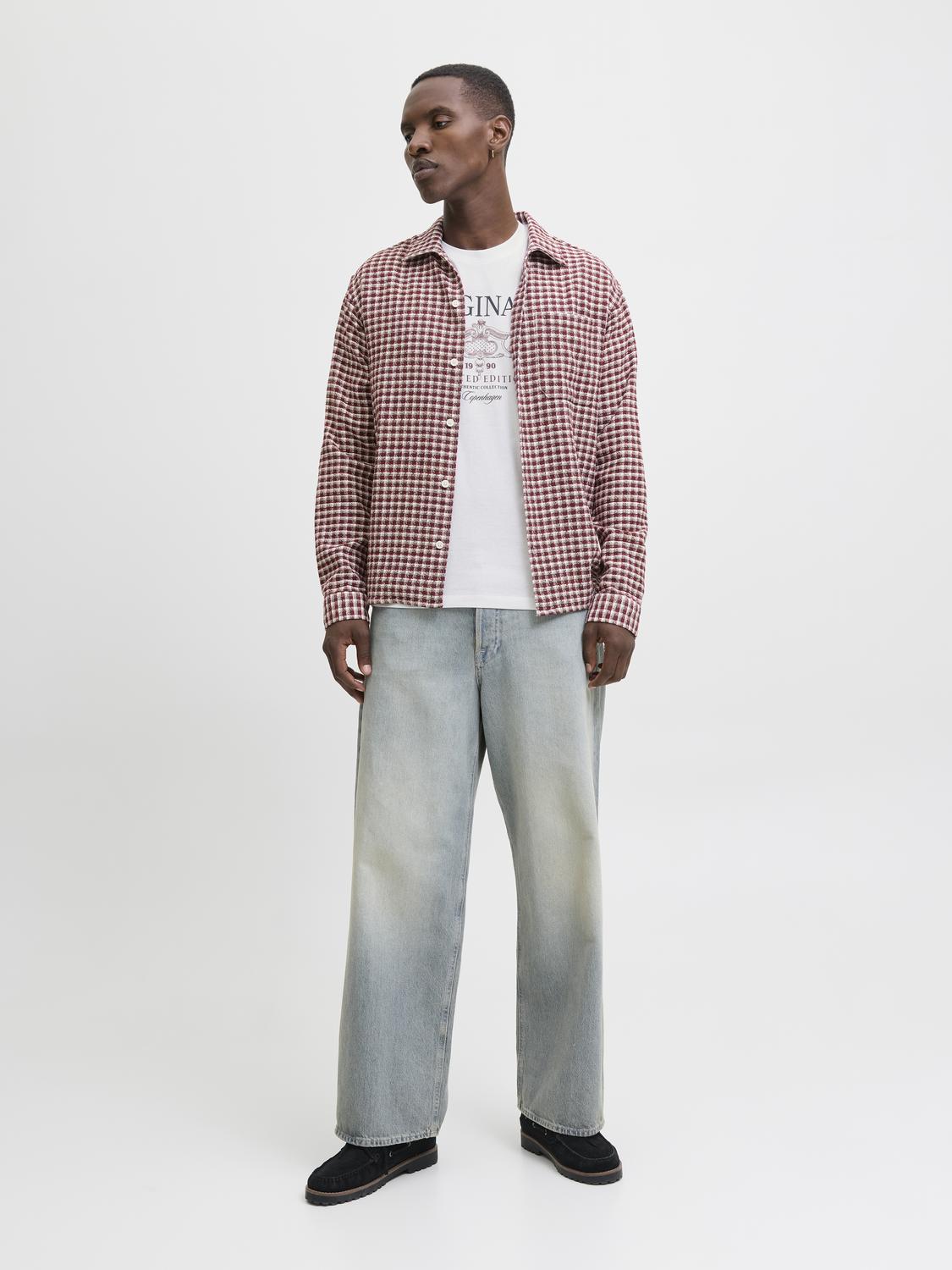 model_shot-front_full