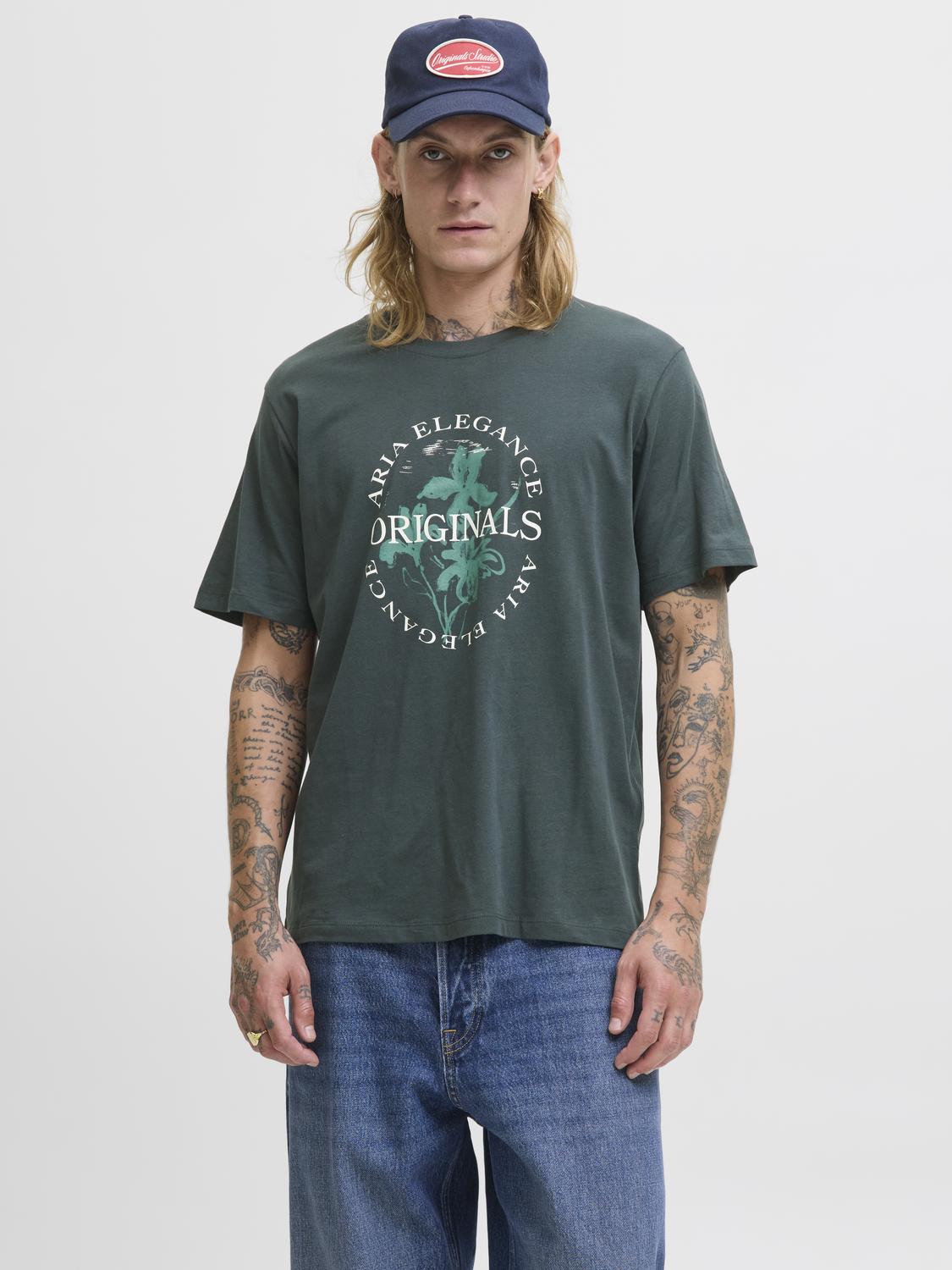 model_shot-front