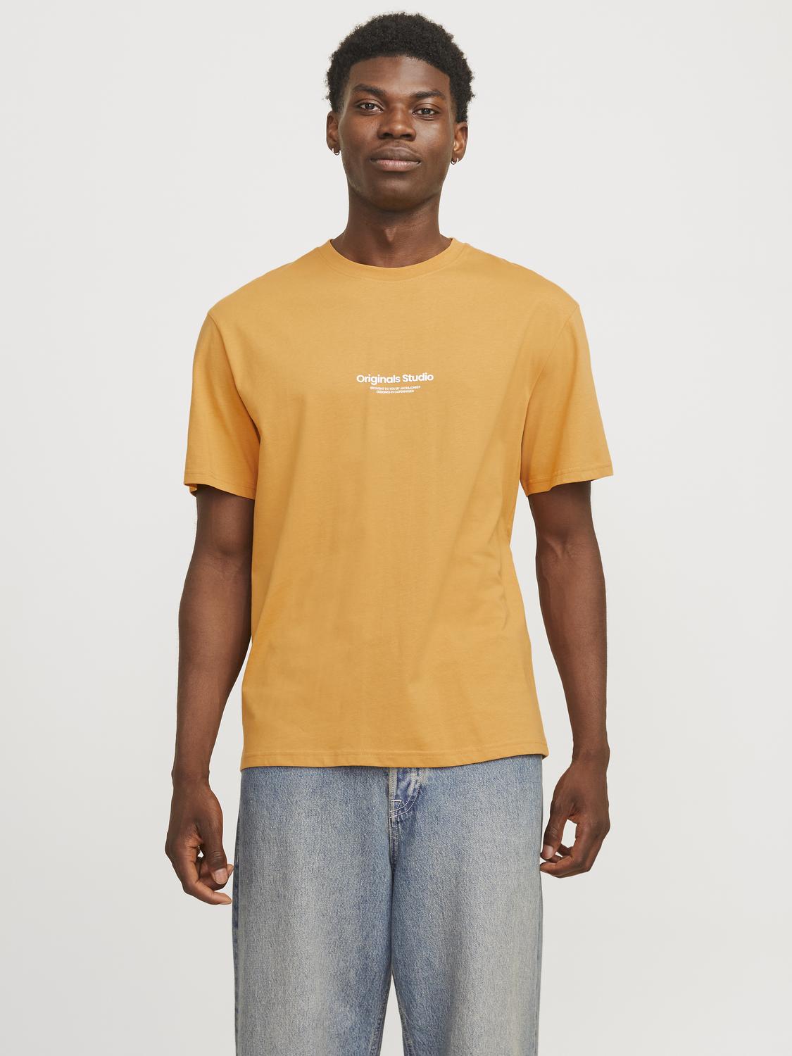 model_shot-front