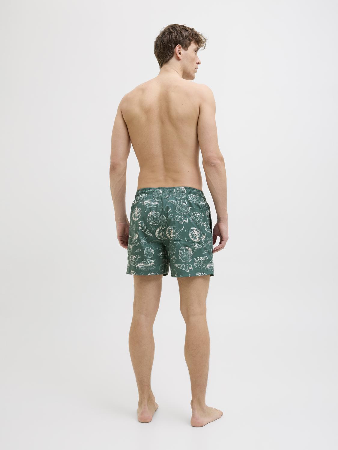 model_shot-back