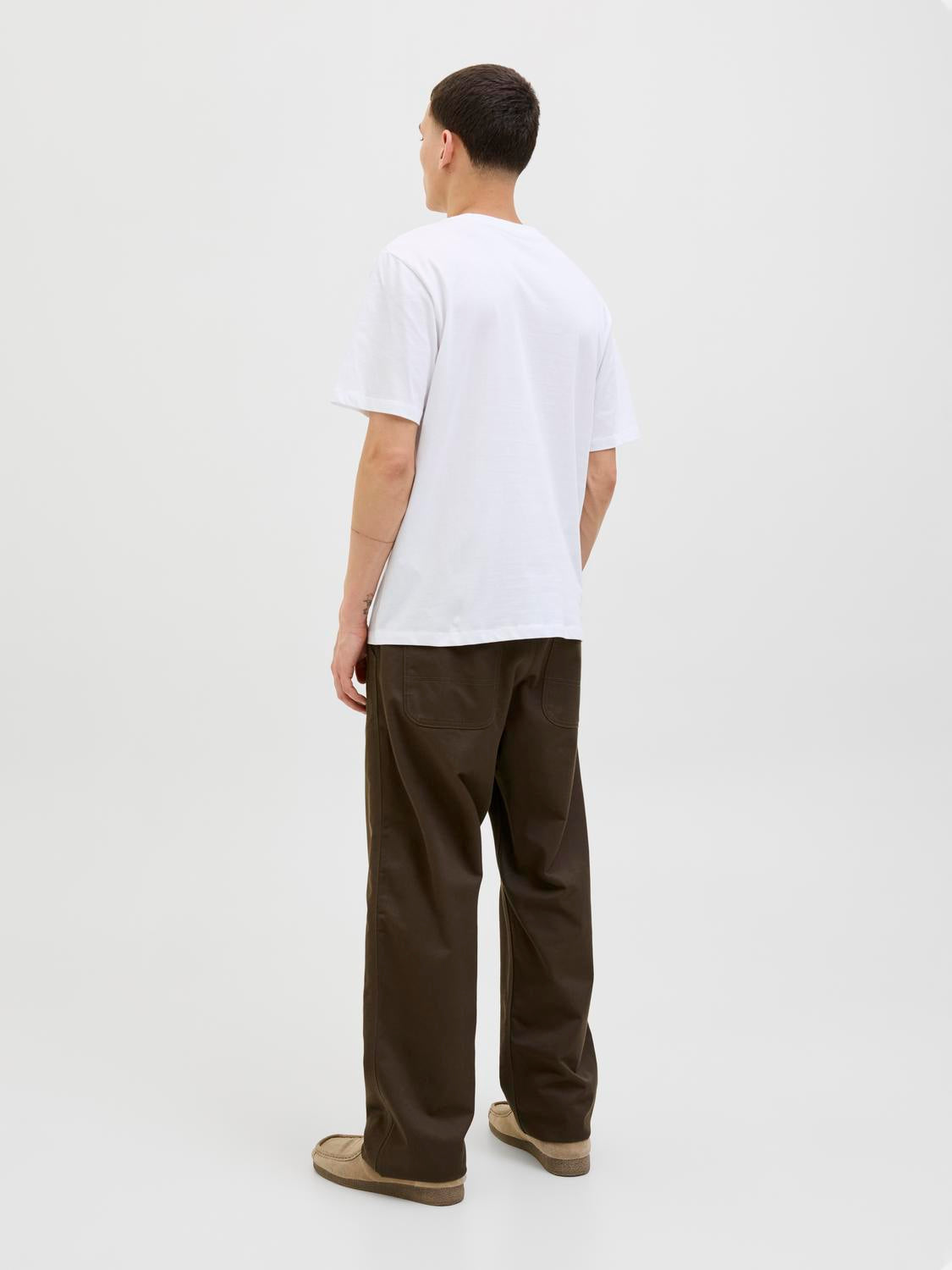 model_shot-back