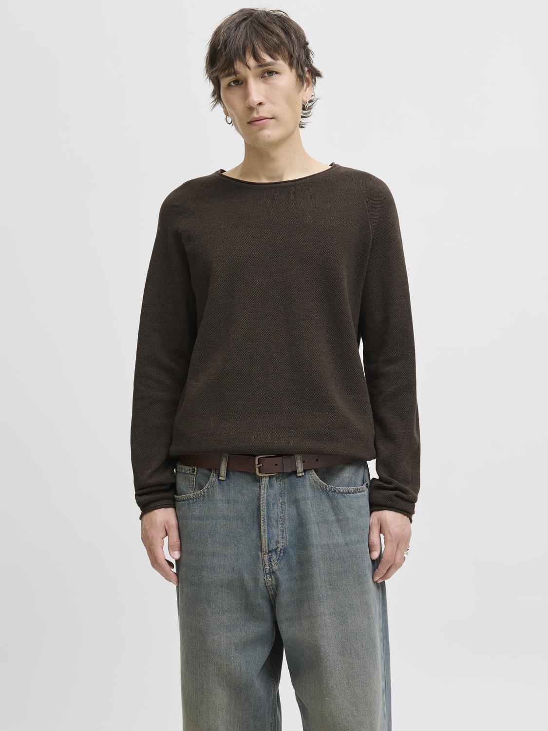 model_shot-front