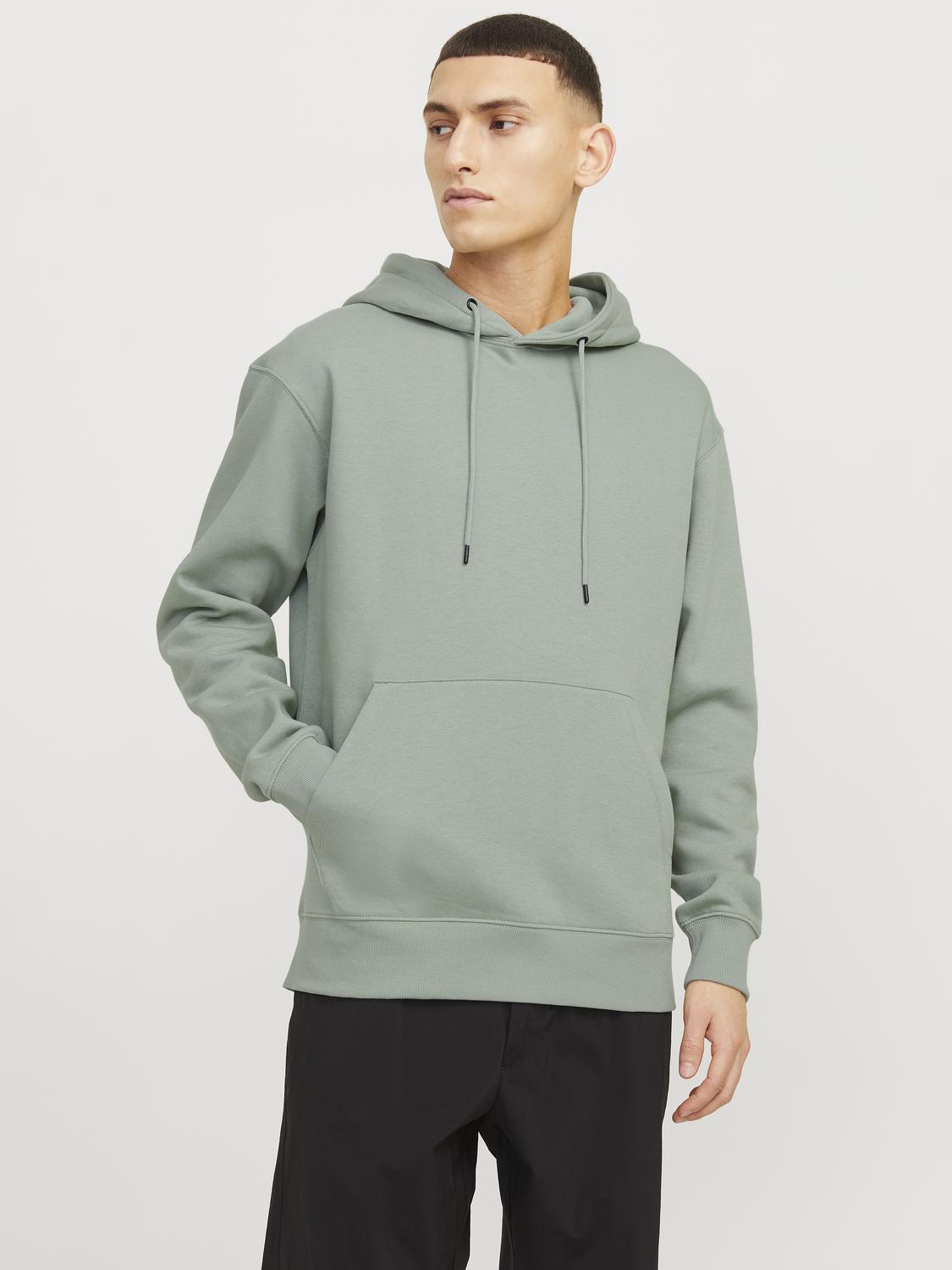 model_shot-front