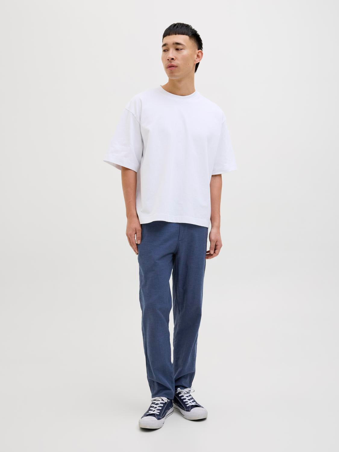 model_shot-front_full