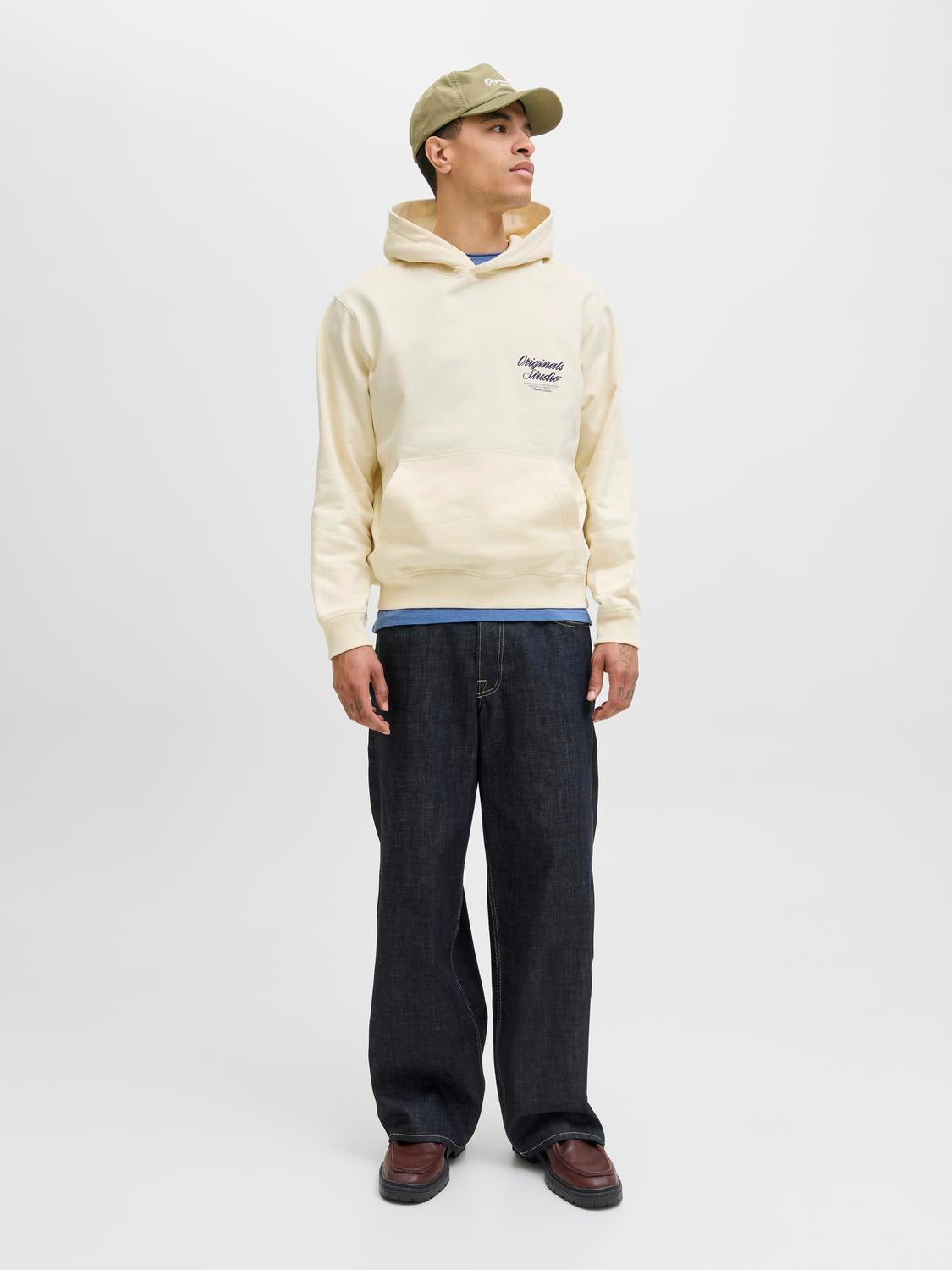 model_shot-front_full