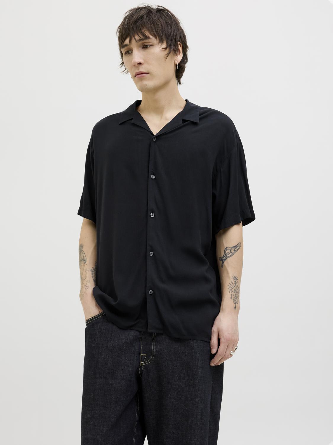 model_shot-front