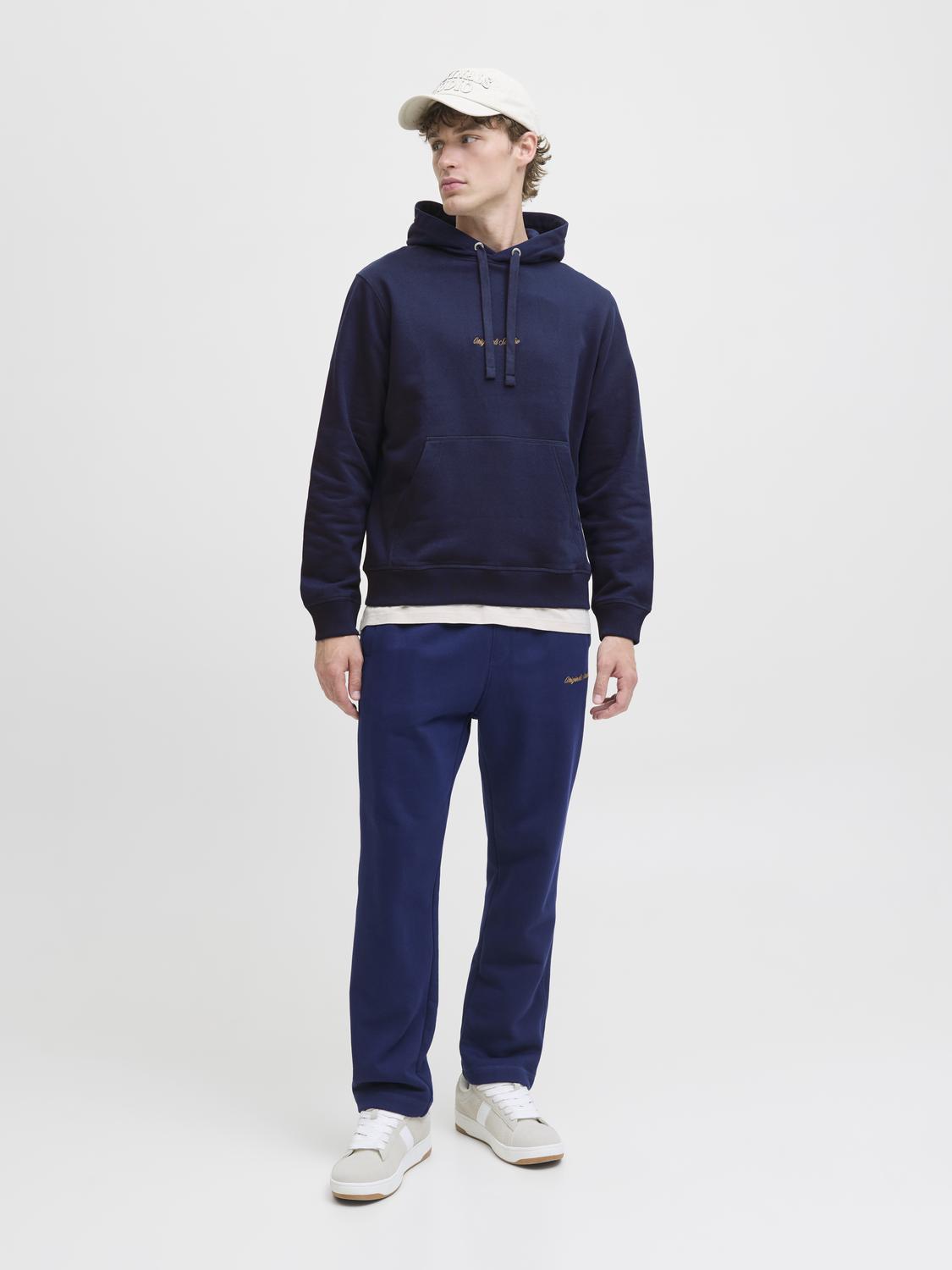 model_shot-front_full