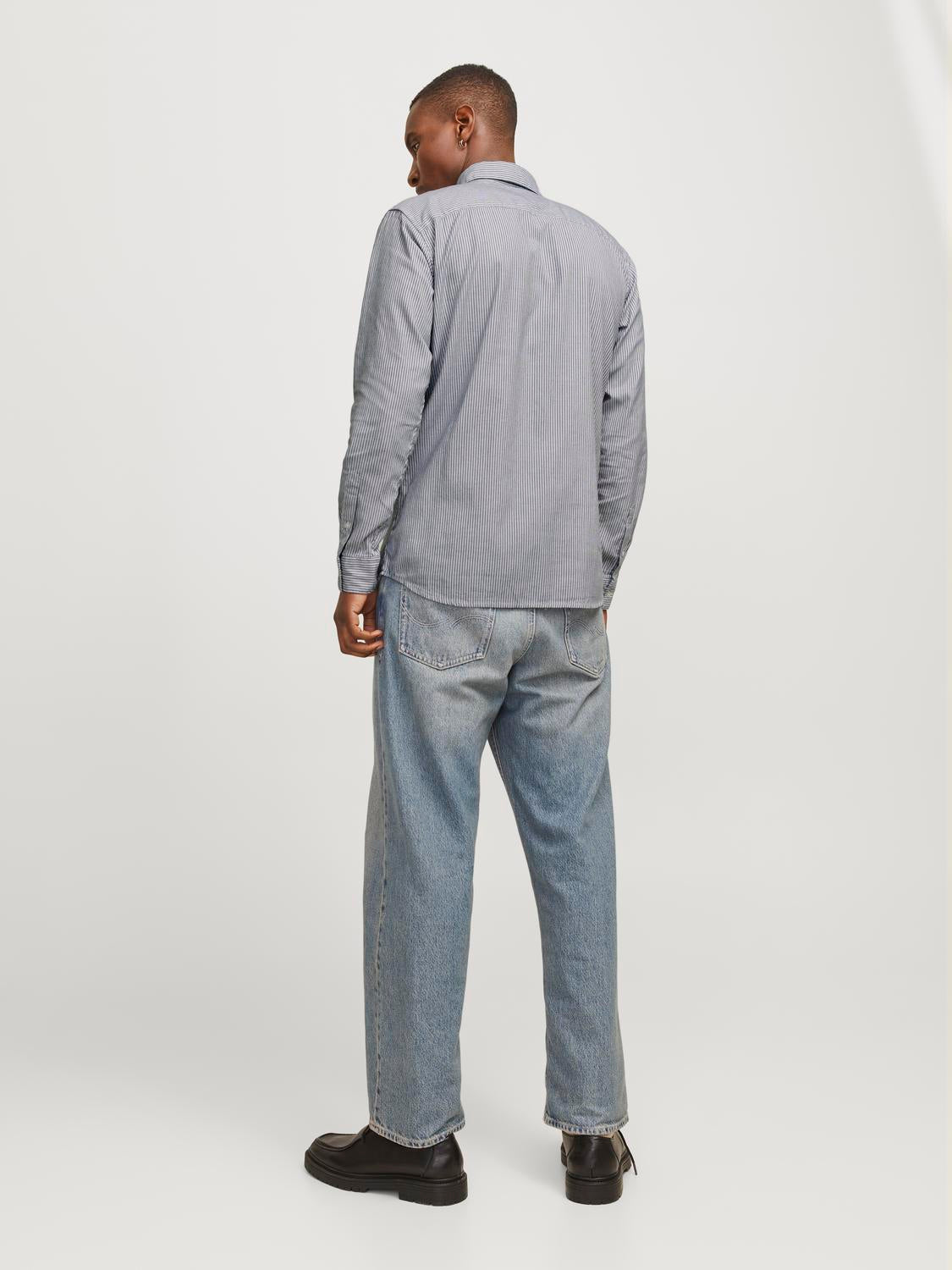 model_shot-back