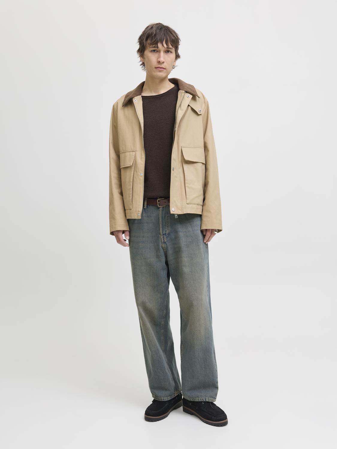 model_shot-front_full
