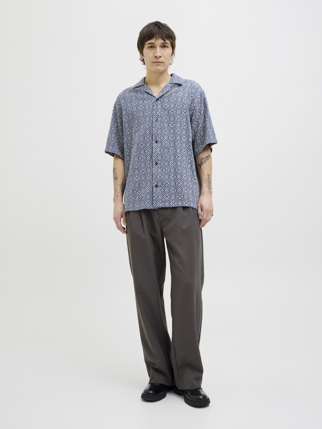 model_shot-front_full