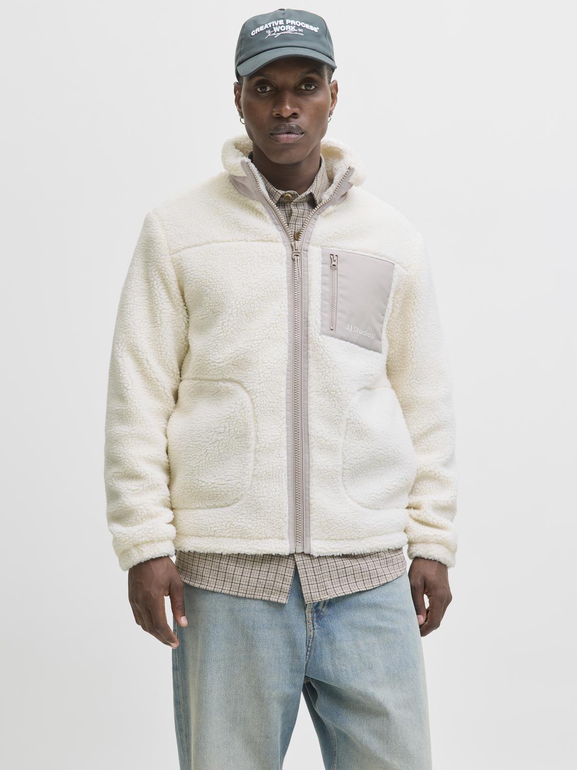model_shot-front