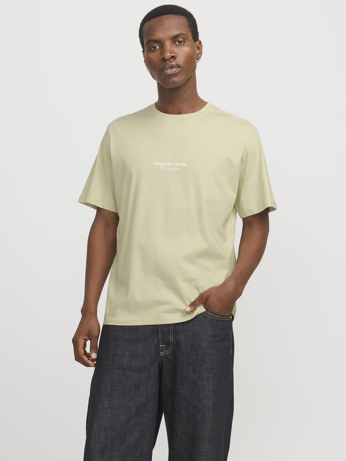 model_shot-front
