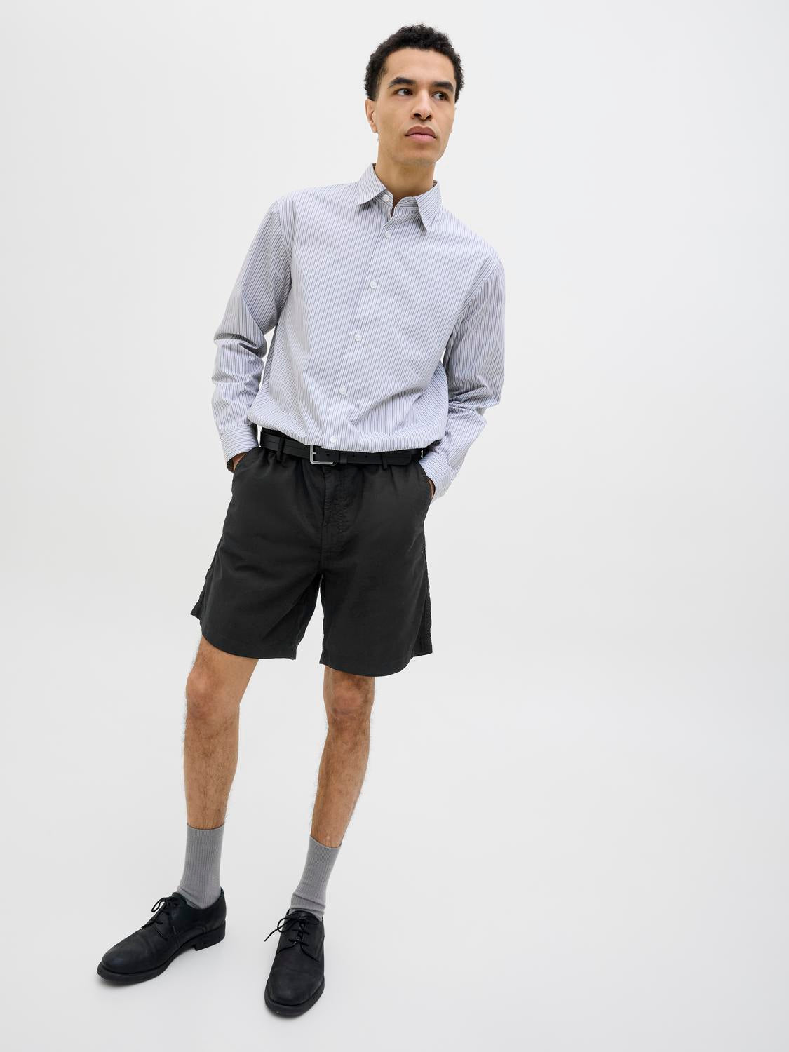 model_shot-creative