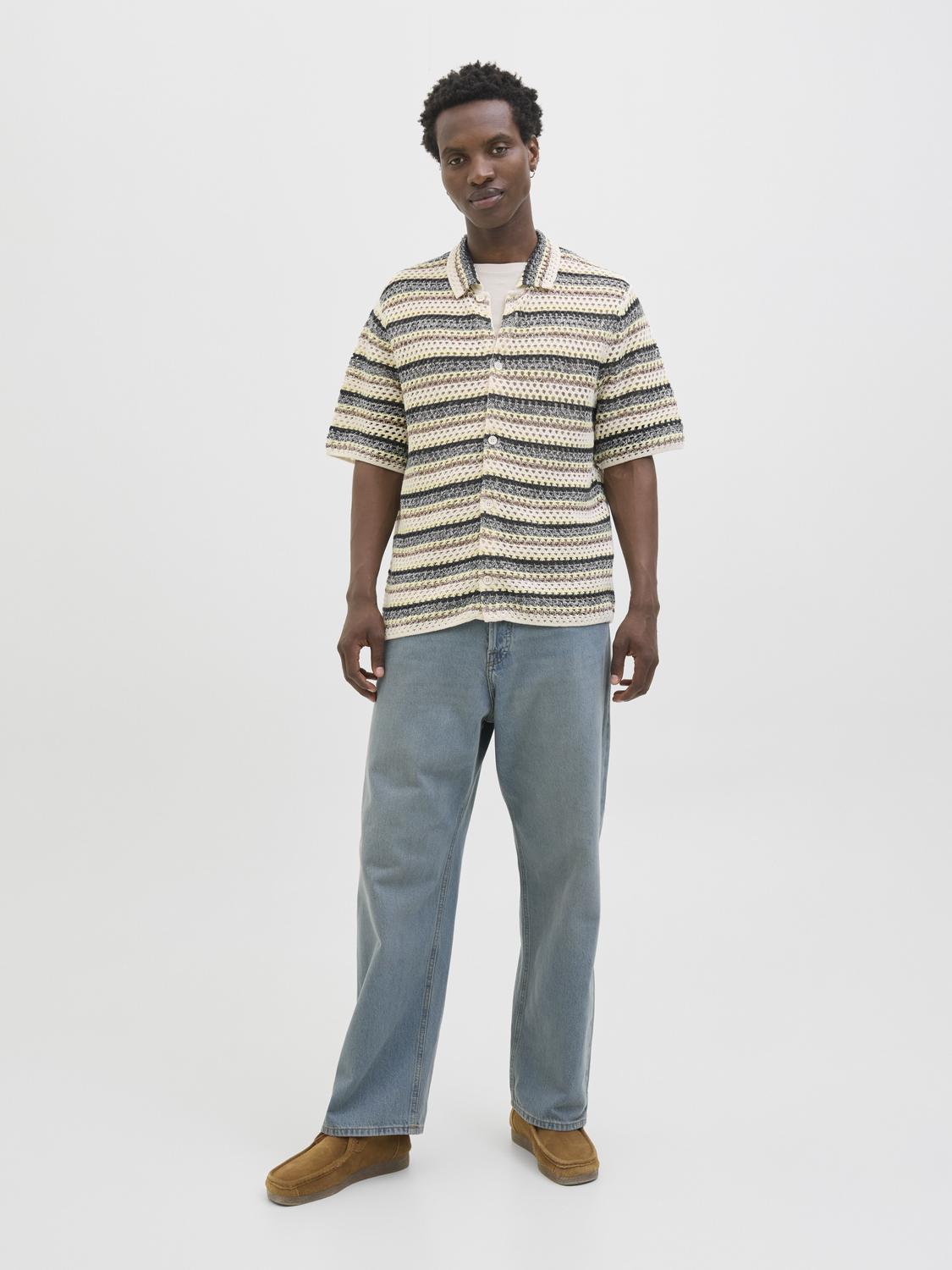 model_shot-front_full