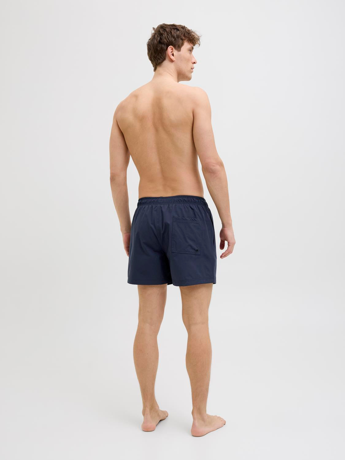 model_shot-back