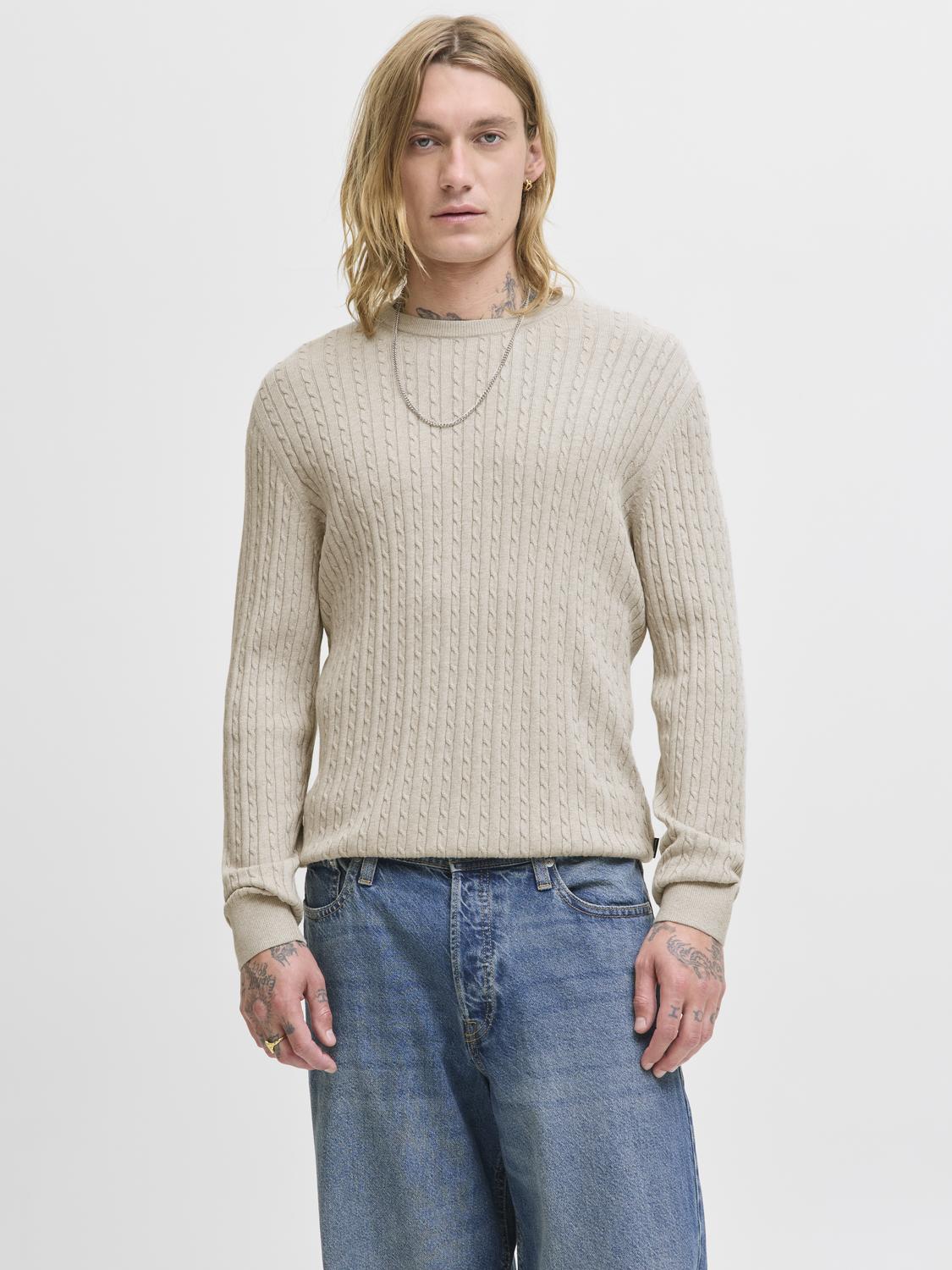 model_shot-front
