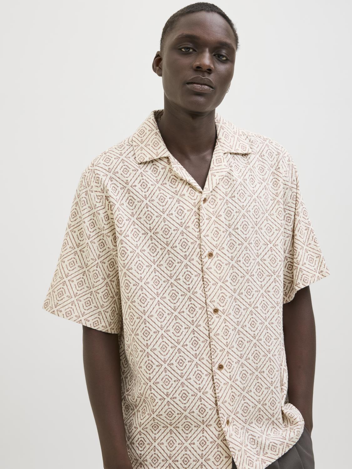 model_shot-creative