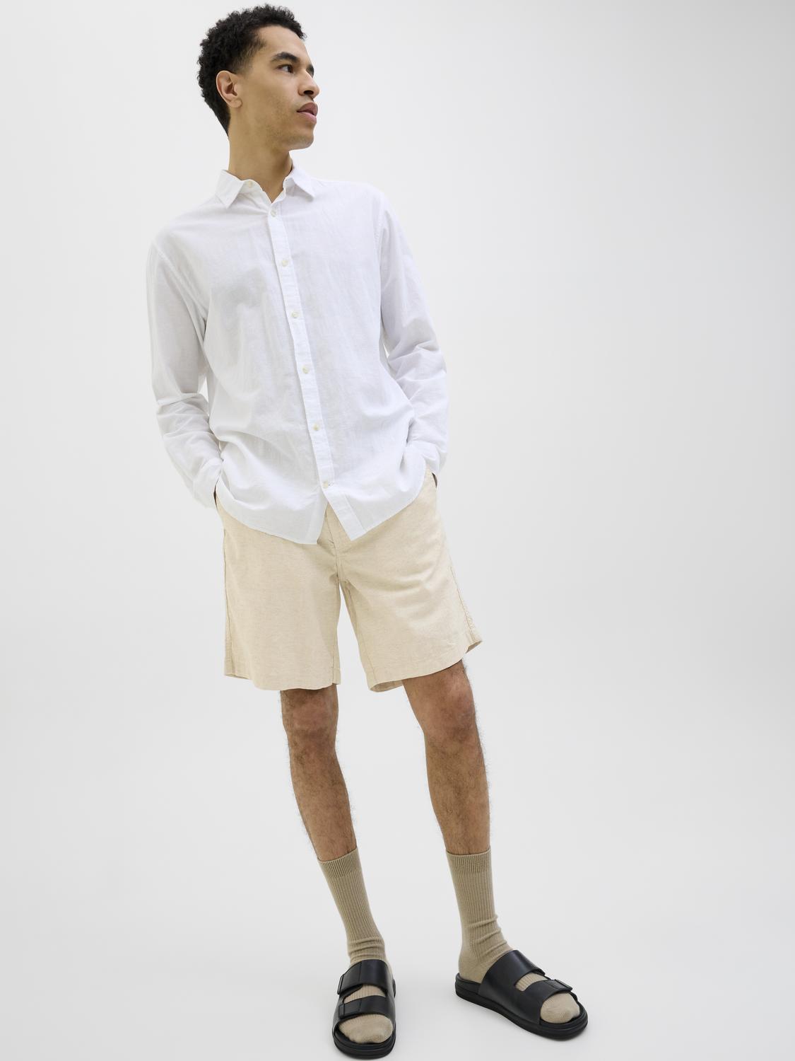 model_shot-creative