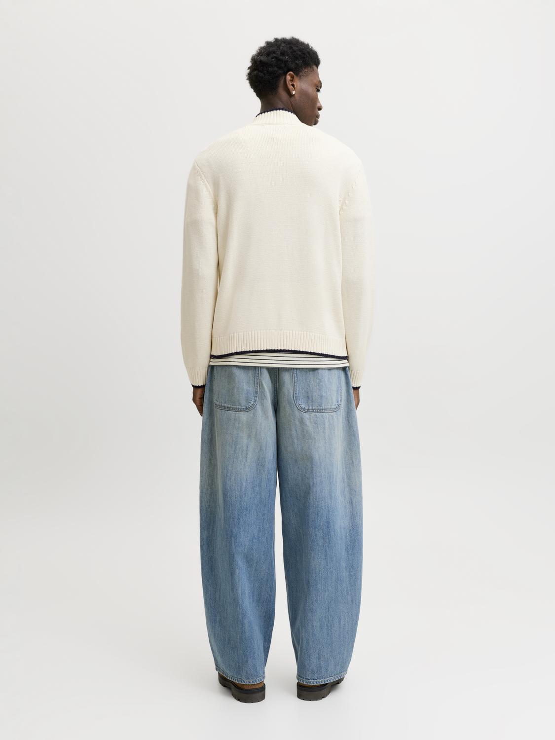 model_shot-back
