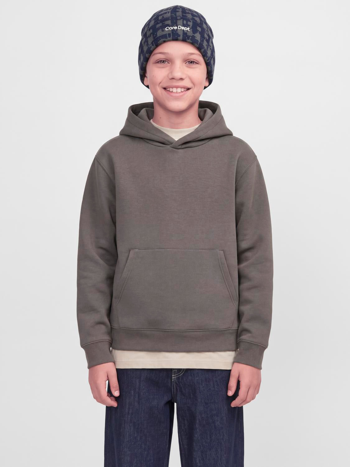 model_shot-front