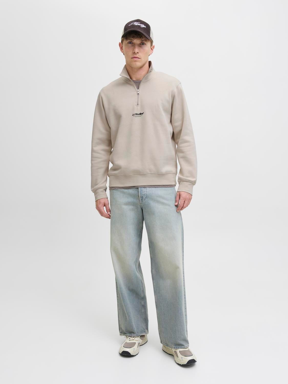 model_shot-front_full