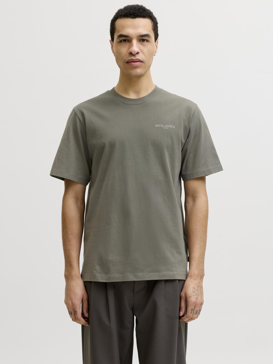 model_shot-front
