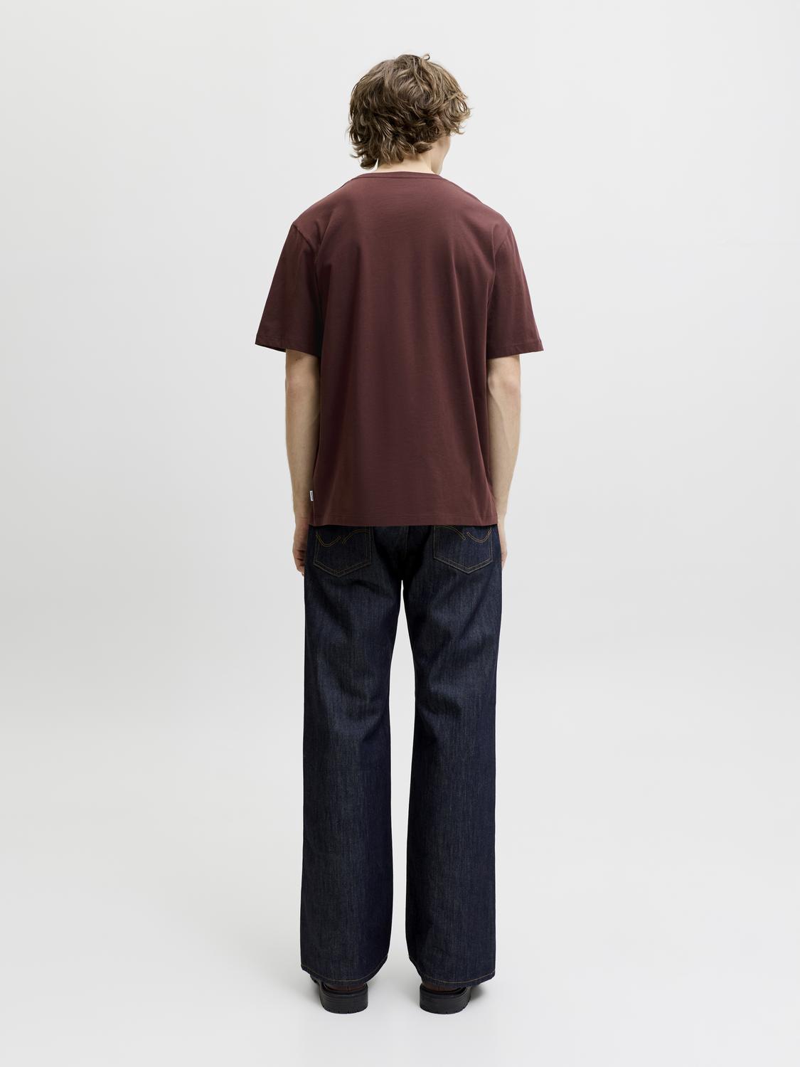 model_shot-back