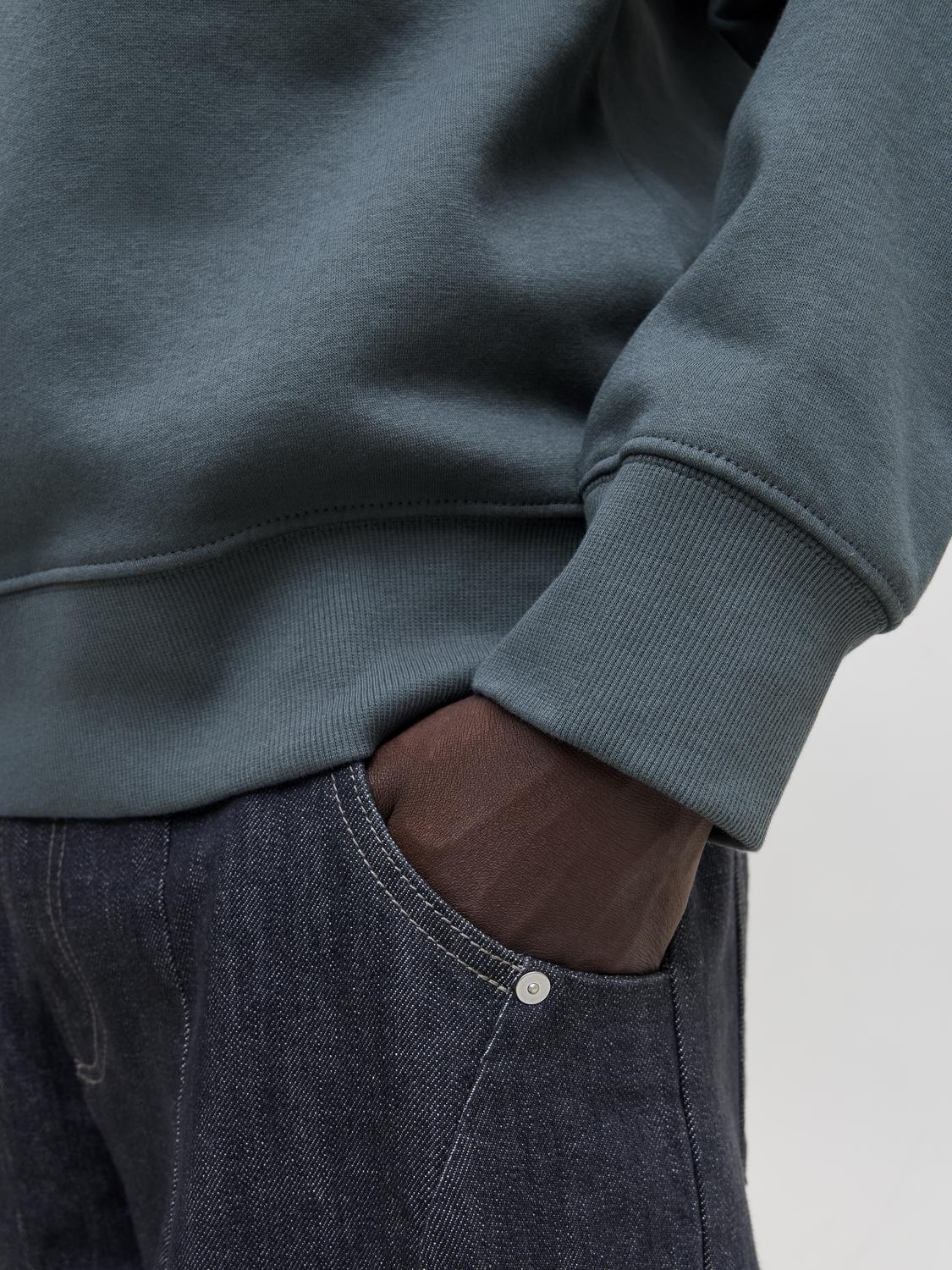 model_shot-detail