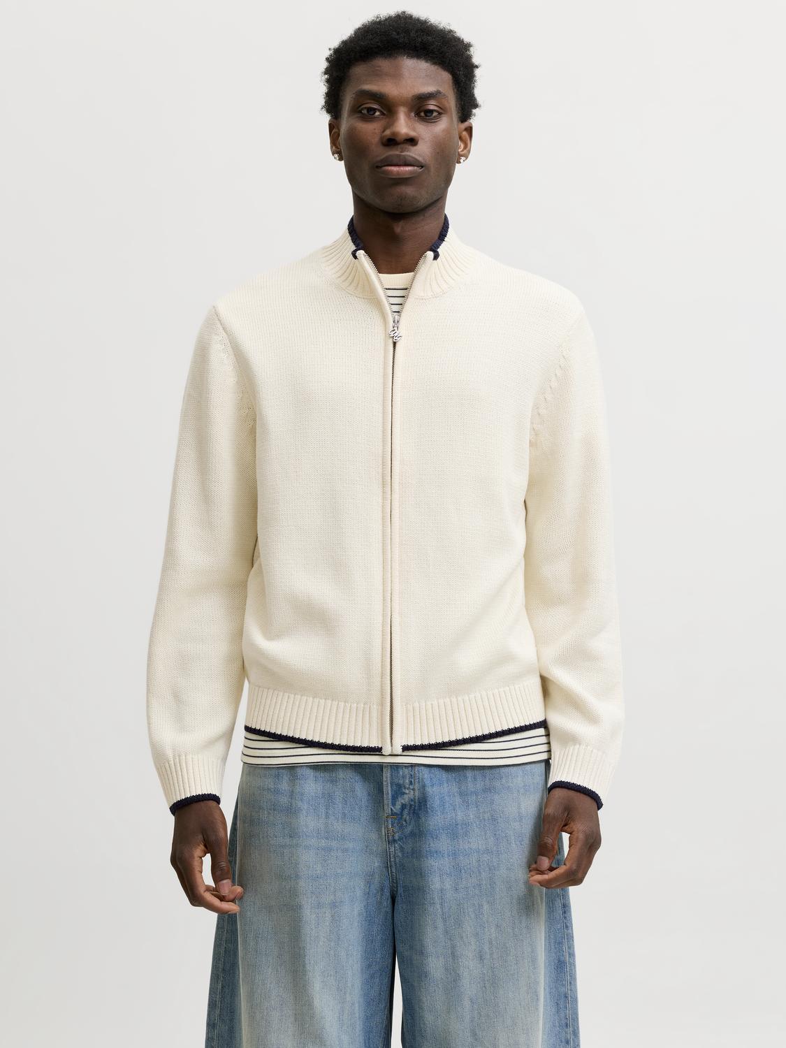 model_shot-front