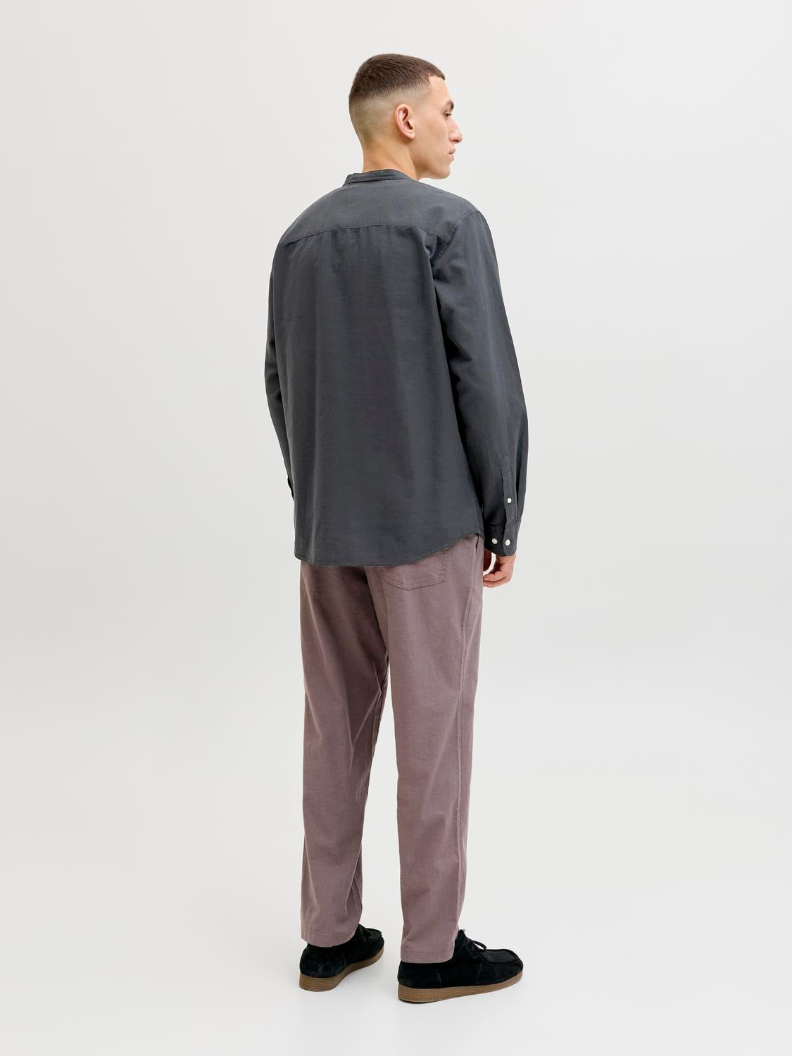 model_shot-back