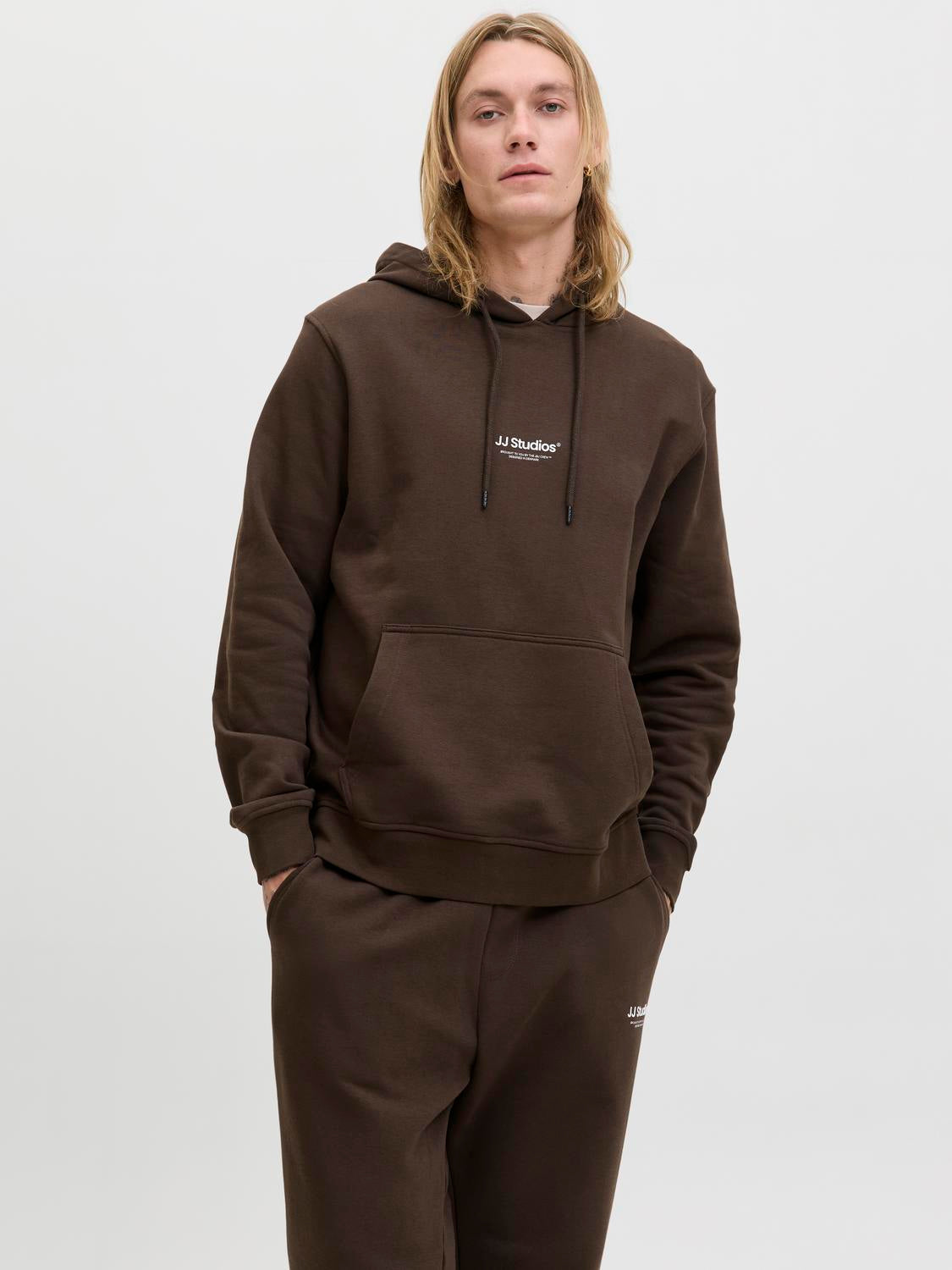 model_shot-front