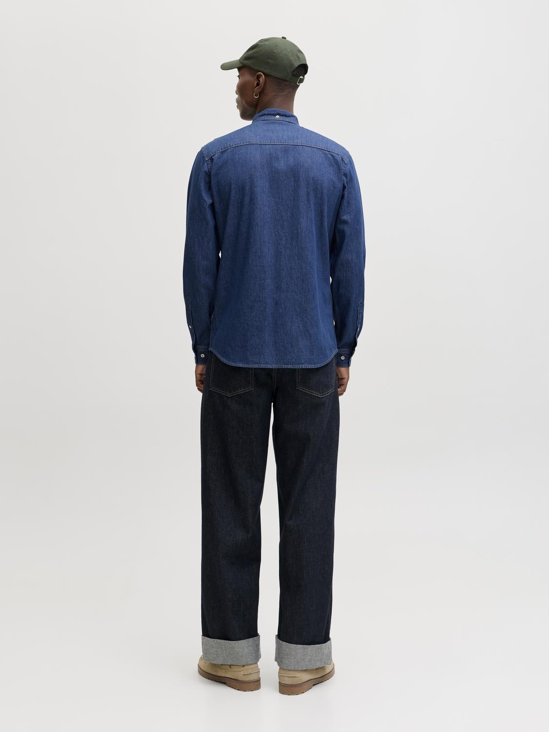 model_shot-back