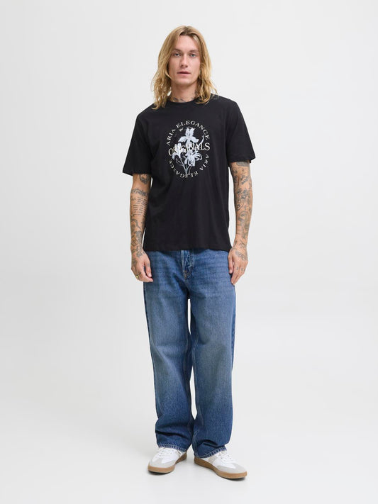 model_shot-front_full