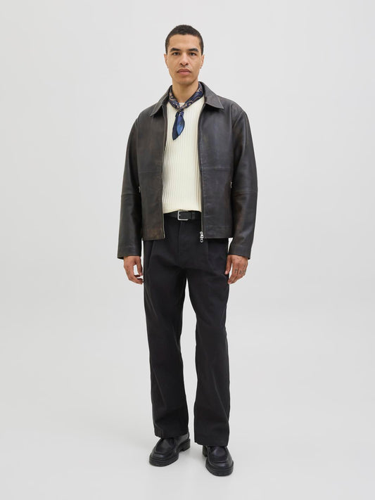 model_shot-front_full