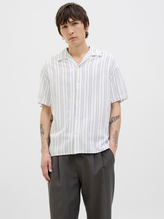 model_shot-front