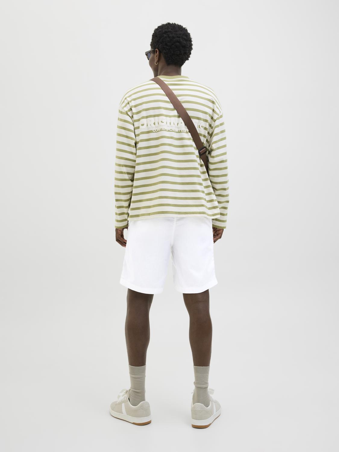 model_shot-back