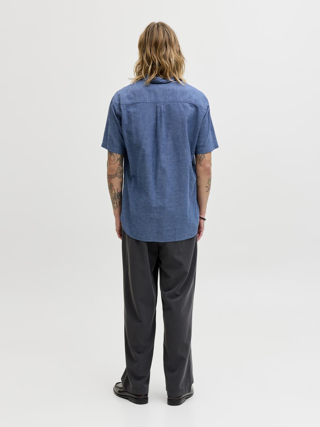 model_shot-back