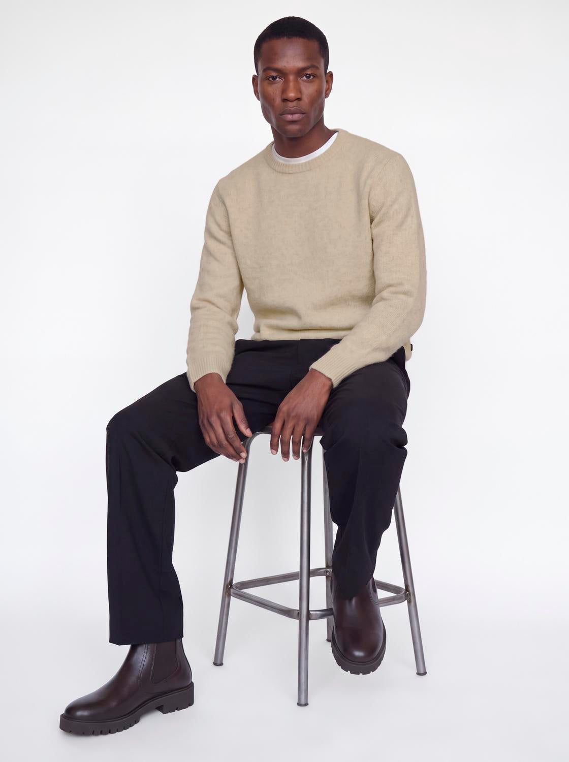 model_shot-creative
