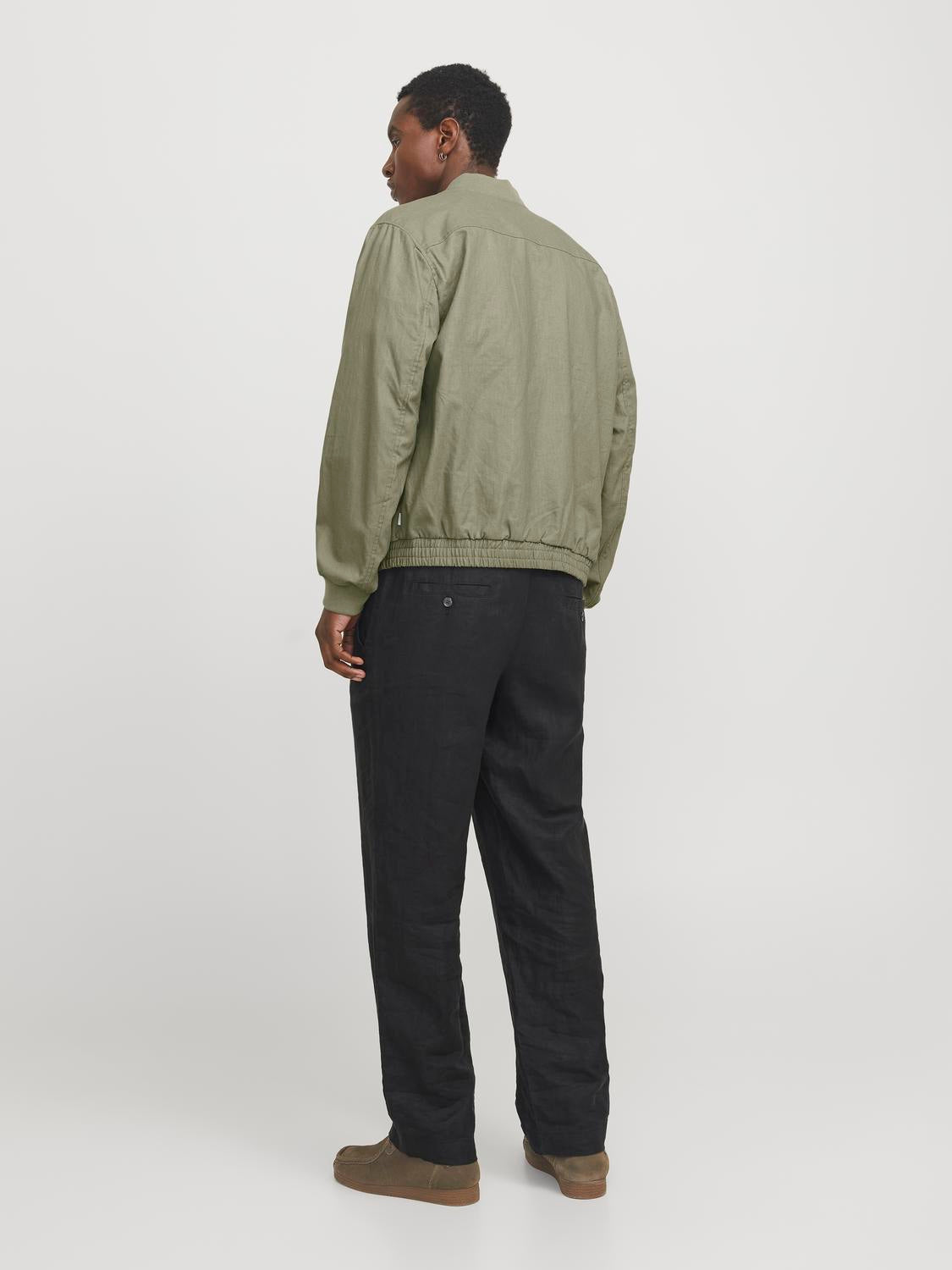model_shot-back