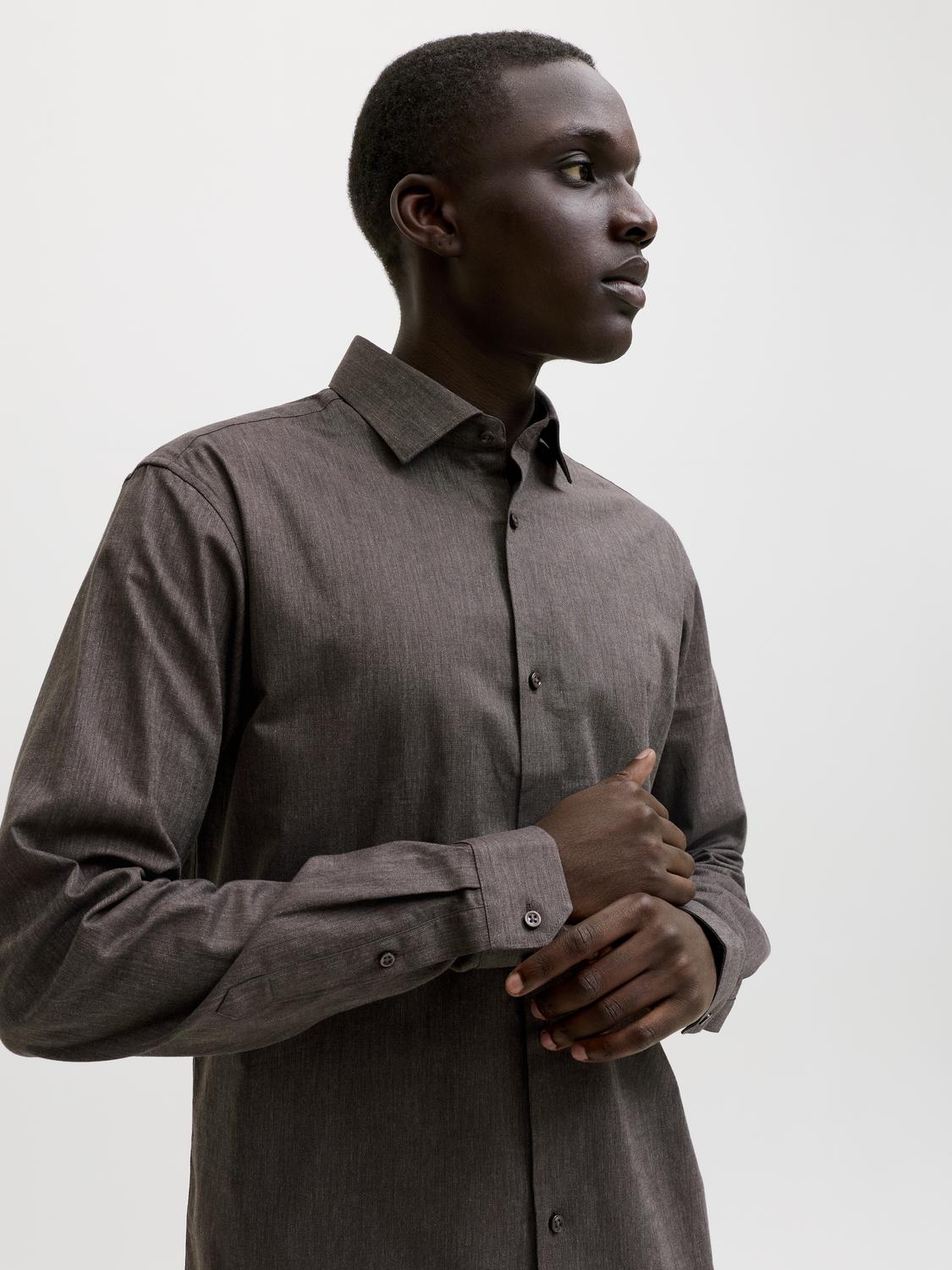 model_shot-creative