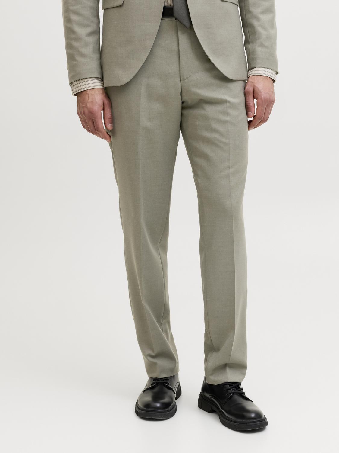 model_shot-front