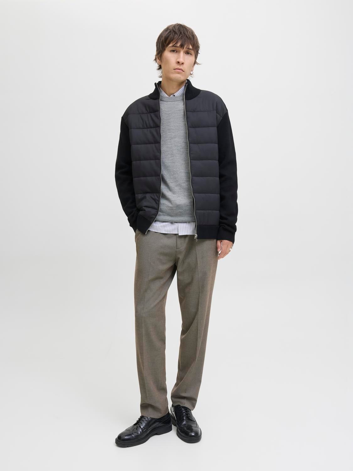 model_shot-front_full